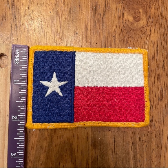 2 VTG Texas Flag Sew On Patches Appliqués 3.25”x2.25” Red White Blue 2:4 Gift - Picture 5 of 7